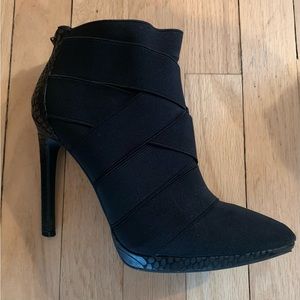 Jessica Simpson - Super sexy black 4 1/2” heel bootie. Size US 6.5 EUR 37.